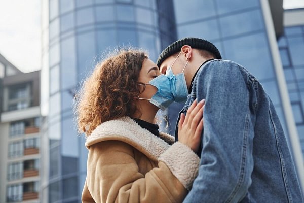 Mononukleóza: Příznaky, léčba a prevence „nemoci z líbání“